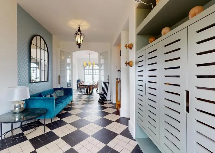 Casa de Férias Les Roches Grises, Luxueuse Face Mer, 4etoiles, Et Jardin Panoramique, Societe La Clef Decamp Granville