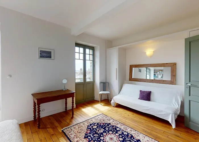 Casa de Férias Les Roches Grises, Luxueuse Face Mer, 4etoiles, Et Jardin Panoramique, Societe La Clef Decamp *